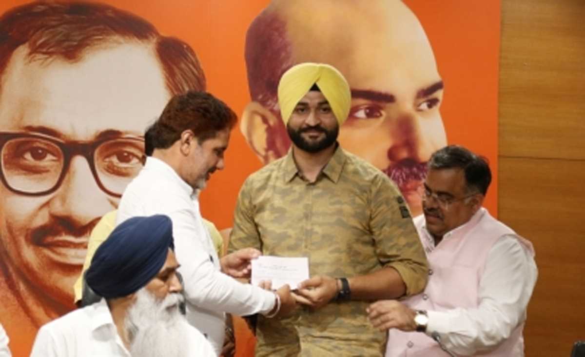 हरियाणा के मंत्री का शिकायतकर्ता कोच के साथ रिश्ता पेशेवर बातचीत से परे : चंडीगढ़ पुलिस